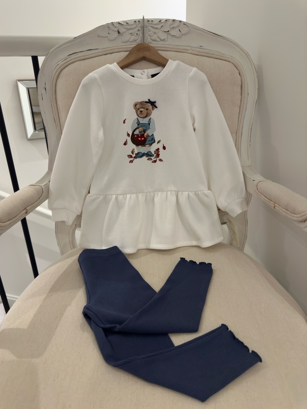 🧸 3T Cynthia Rowley White Polo Bear Peplum Sweatshirt with Navy Leggings NWT
